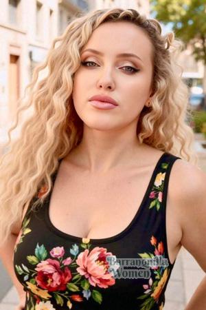 226068 - Snezhana Age: 44 - Ukraine