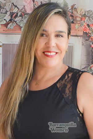 226420 - Lenka Age: 55 - Peru